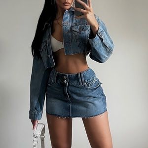 NEW WITH TAGS - BDG Carissa Cropped Denim Trucker Jacket